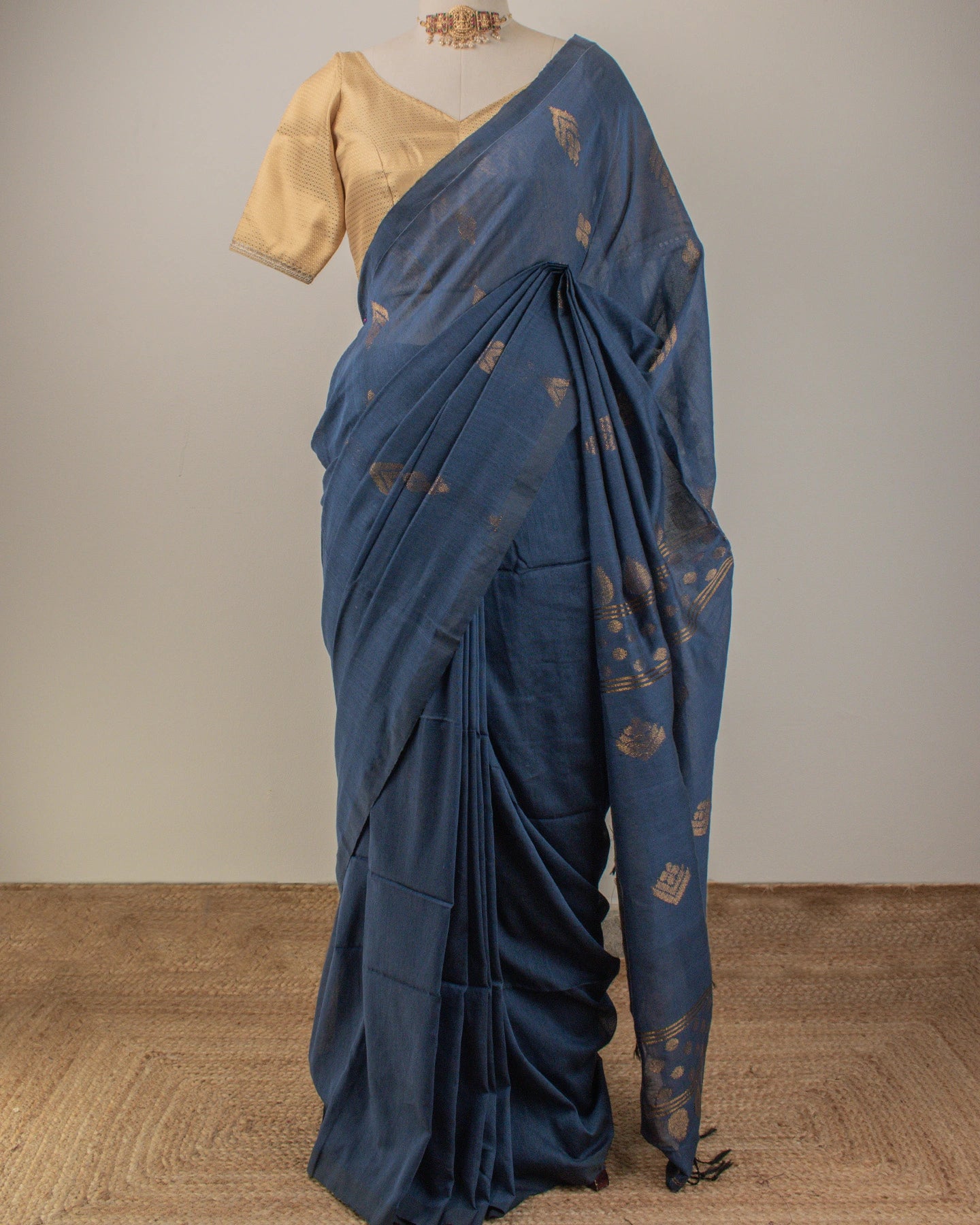 Dia Grey Handwoven Linen Saree