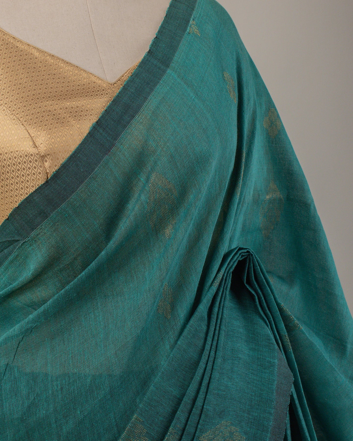 Dia Turquoise Handwoven Linen Saree