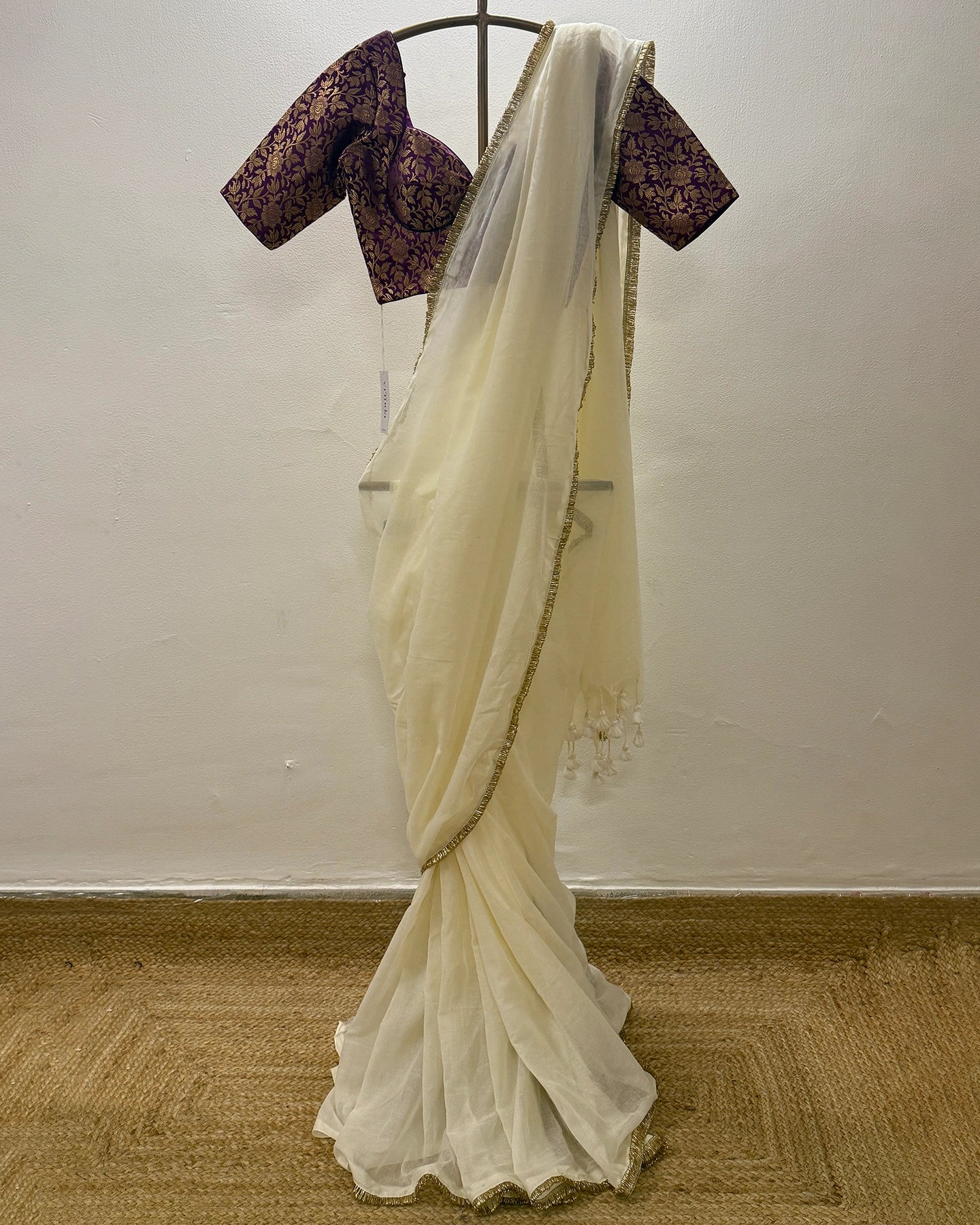 Jhalar Gotta Ivory Saree