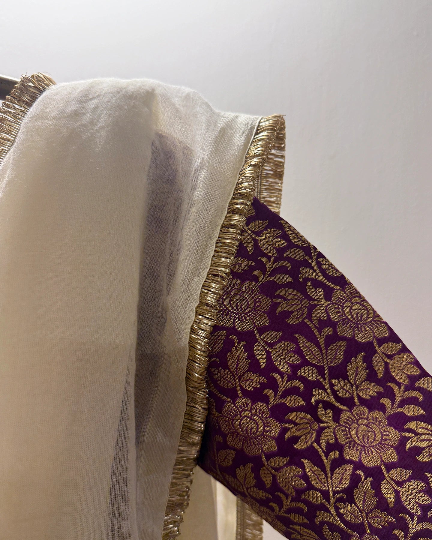 Jhalar Gotta Ivory Saree
