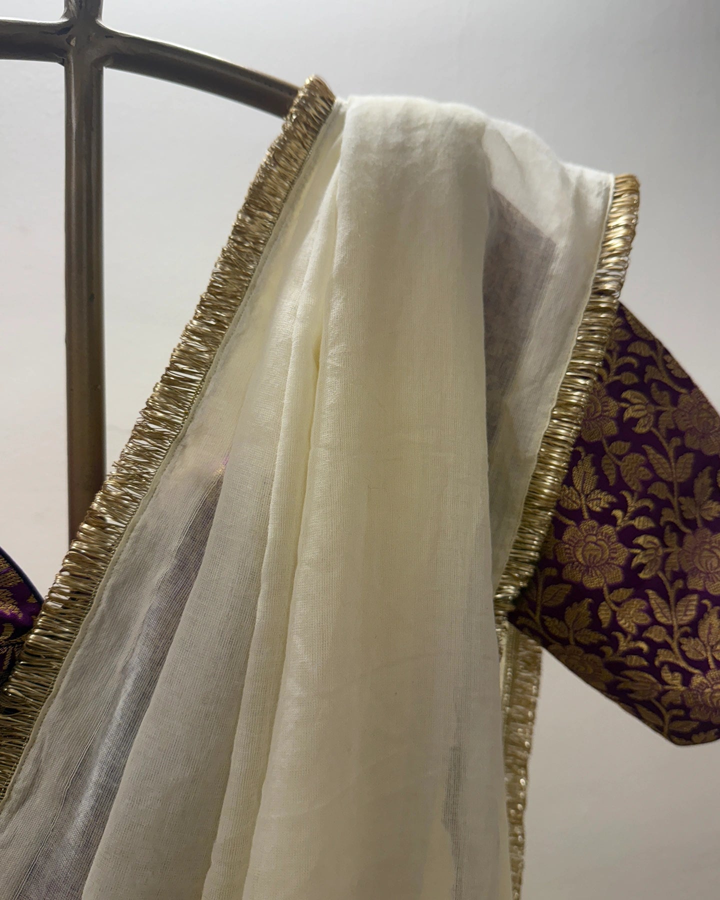 Jhalar Gotta Ivory Saree
