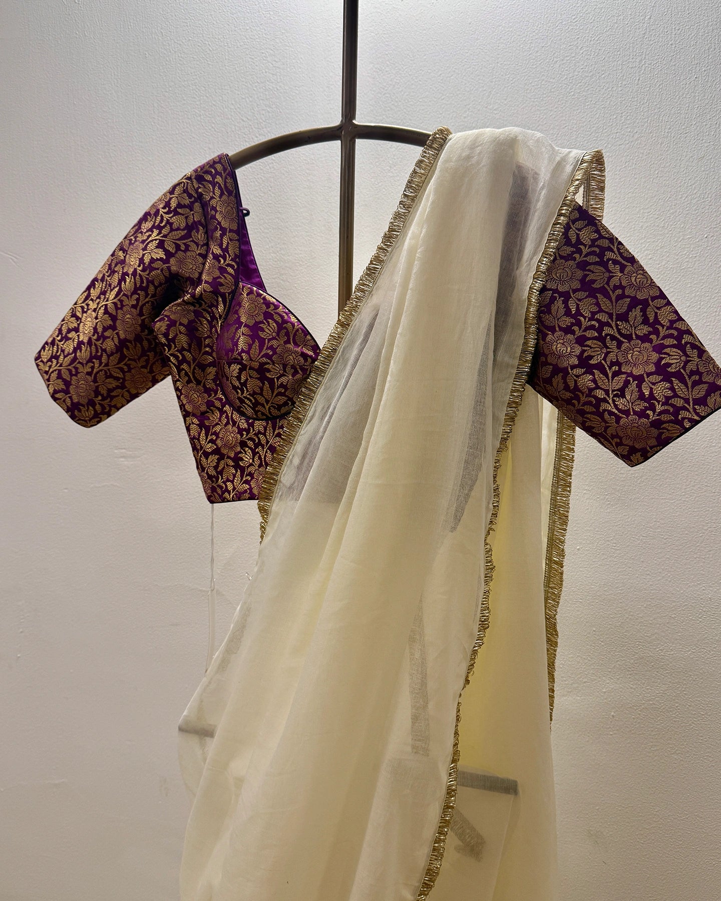 Jhalar Gotta Ivory Saree