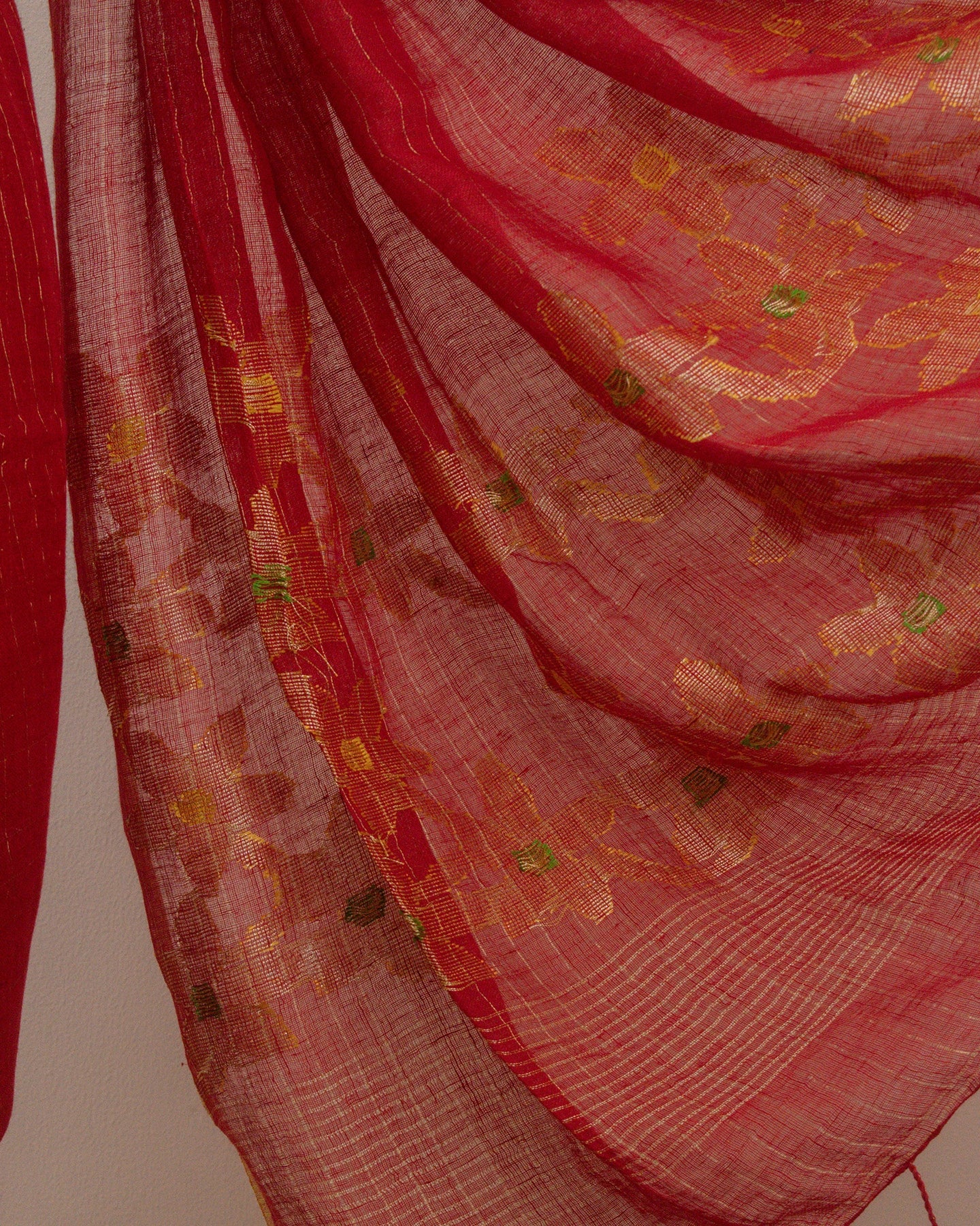 Madhavi Laal Linen Saree
