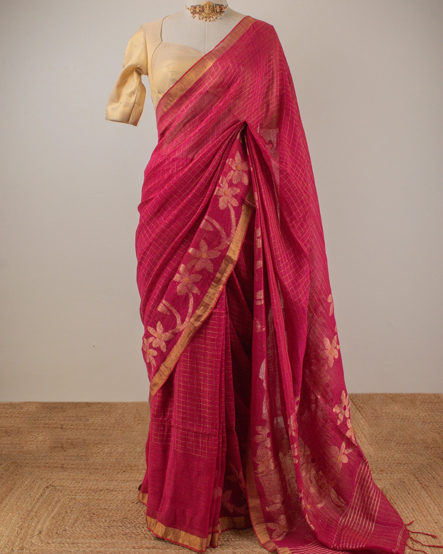 Madhavi Rani Linen Saree