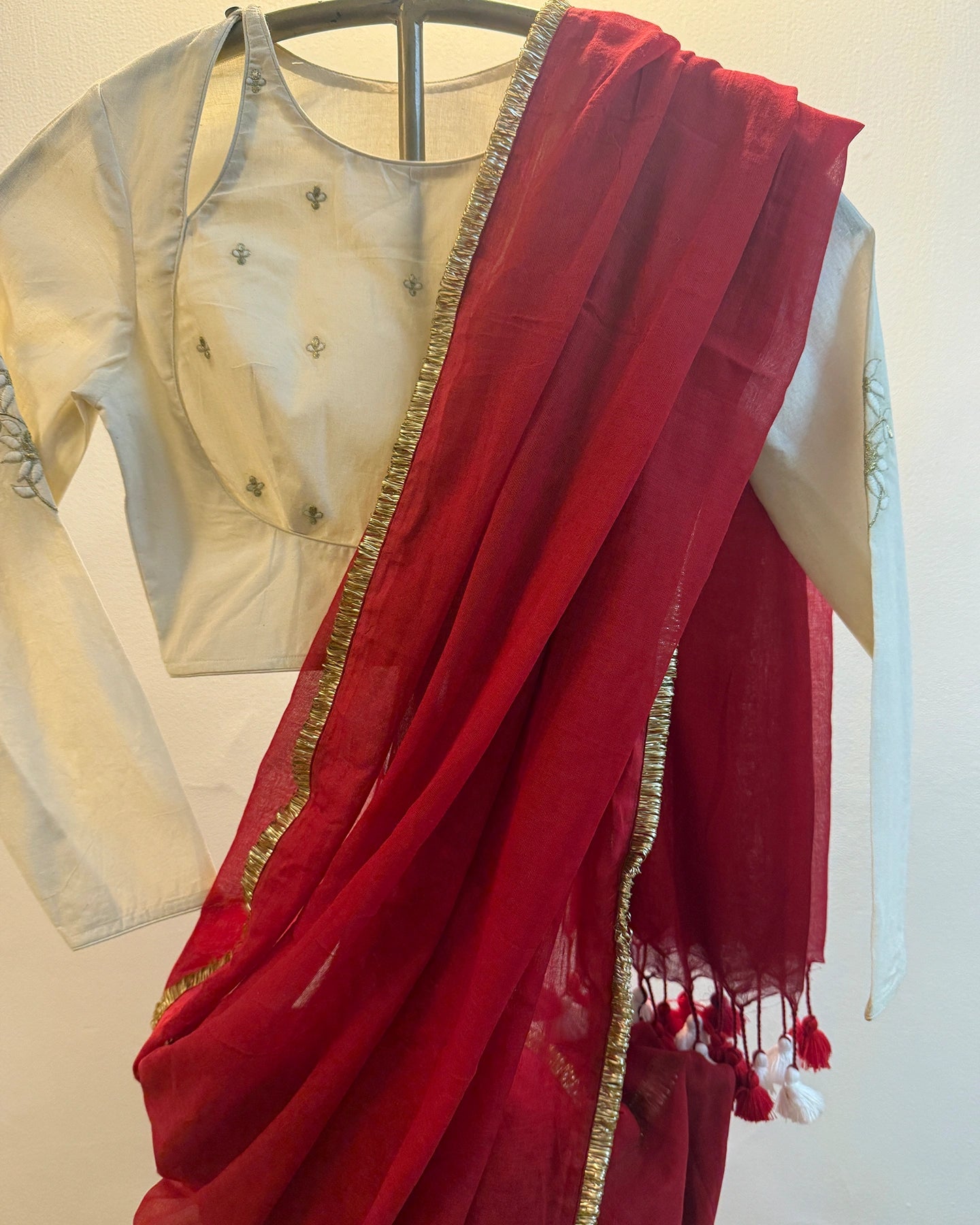 Jhalar Gotta Laal Saree