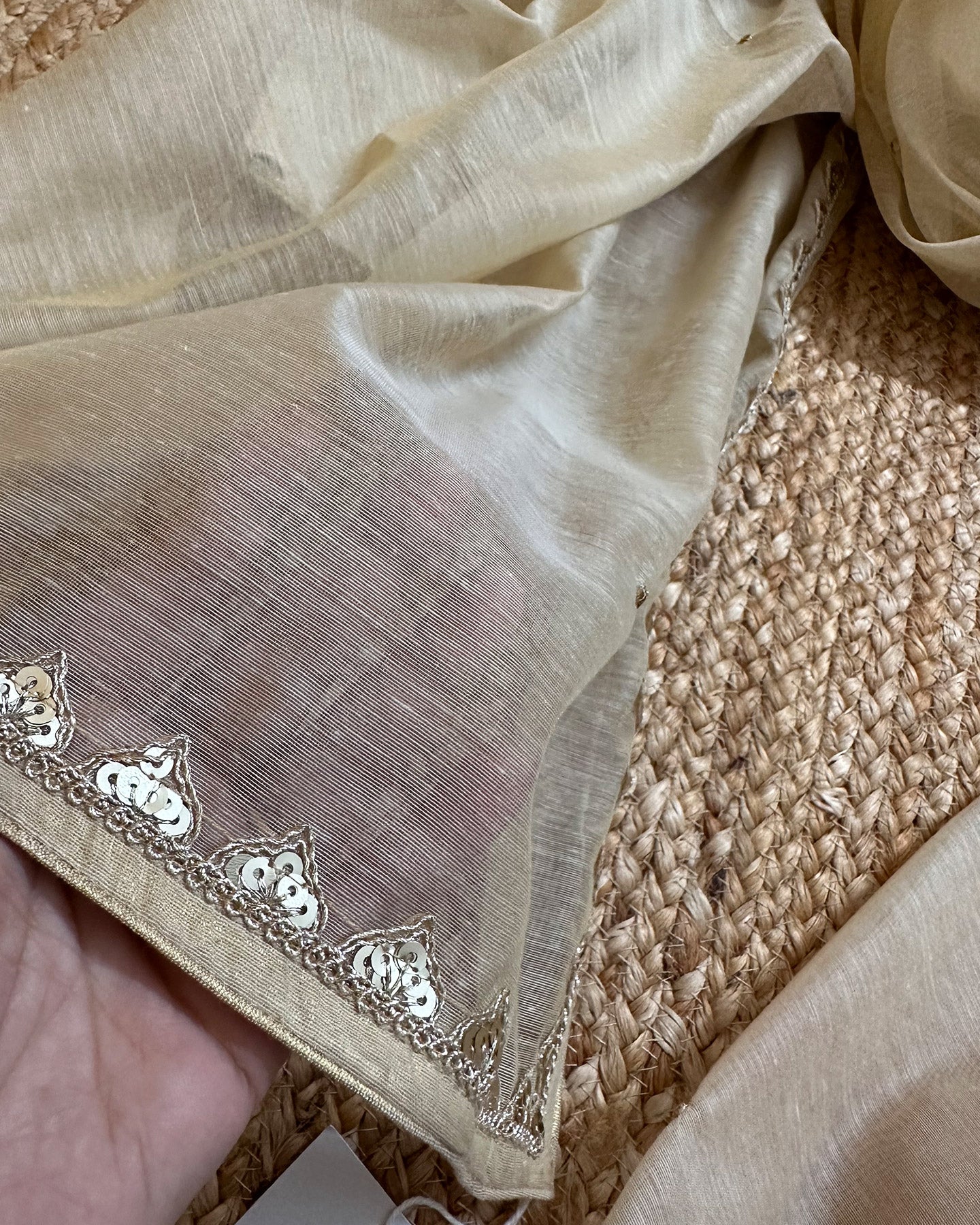 Adah Dupatta