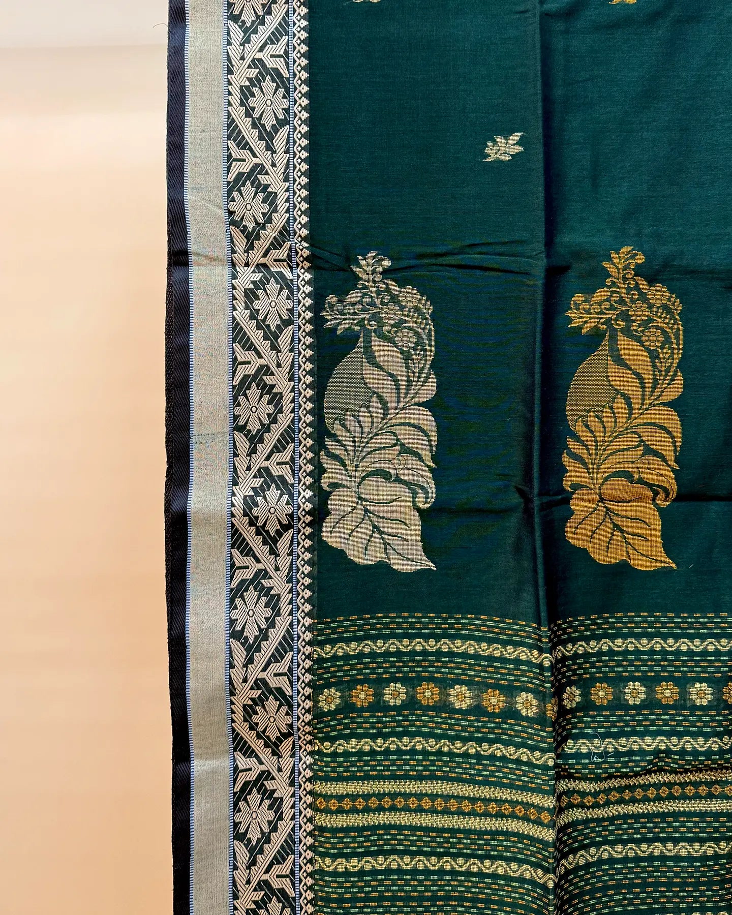 Amravati Deep Green Tangail Saree