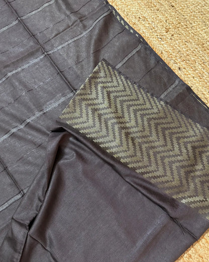 Cocoa Chevron Matka Silk Saree