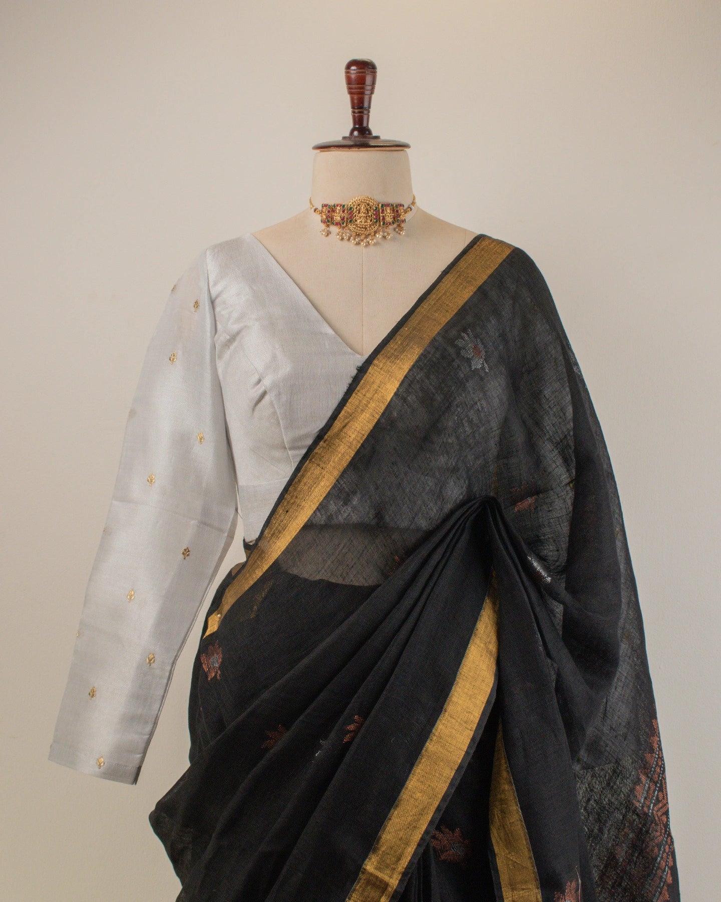 Kadambari Black Handwoven Linen Saree