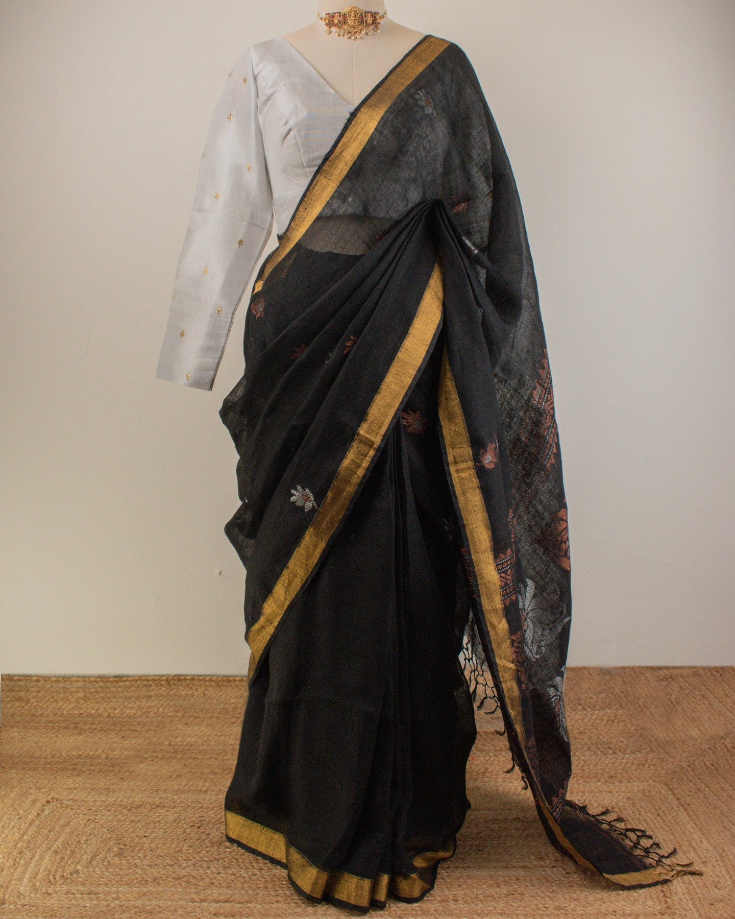 Kadambari Black Handwoven Linen Saree