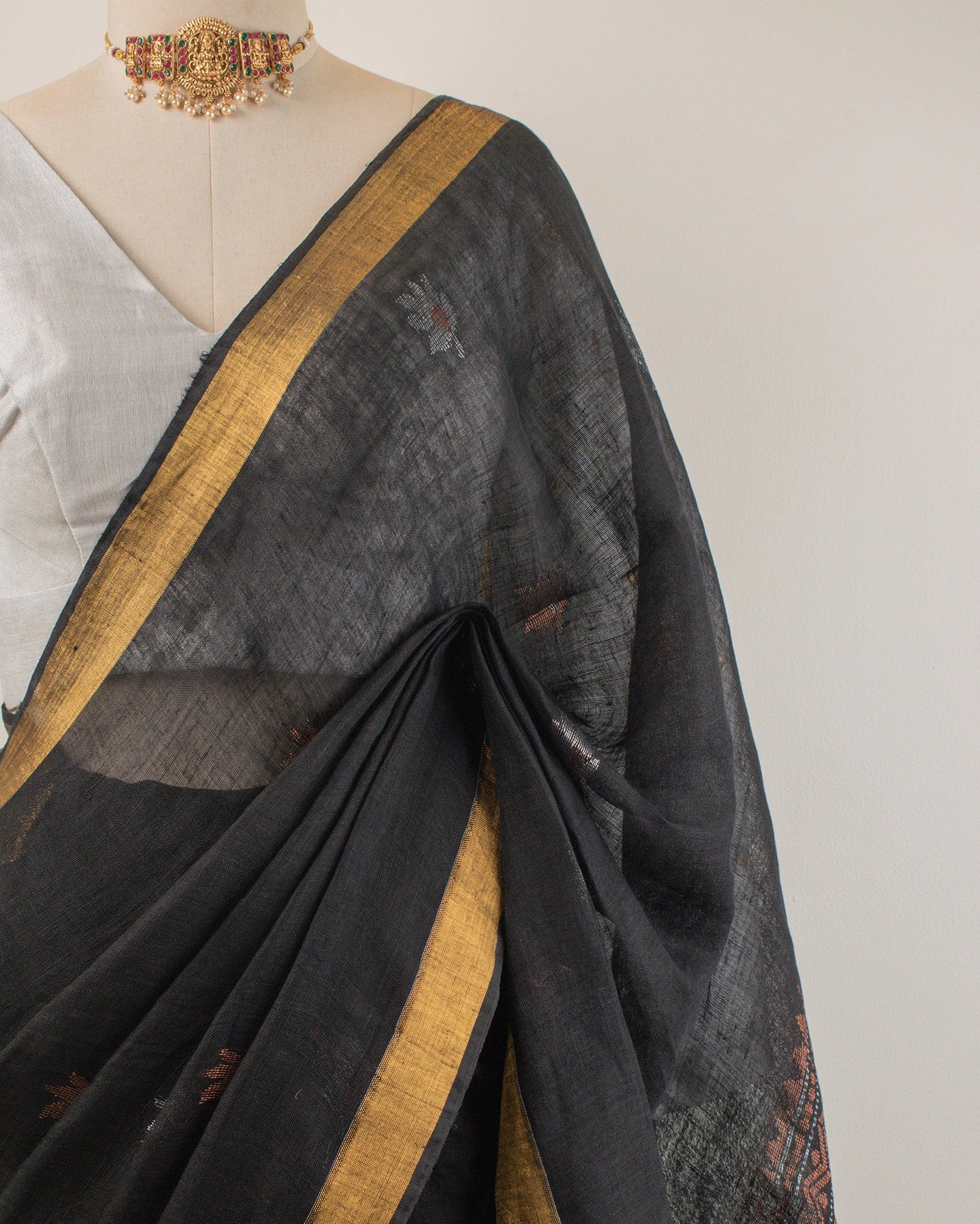 Kadambari Black Handwoven Linen Saree