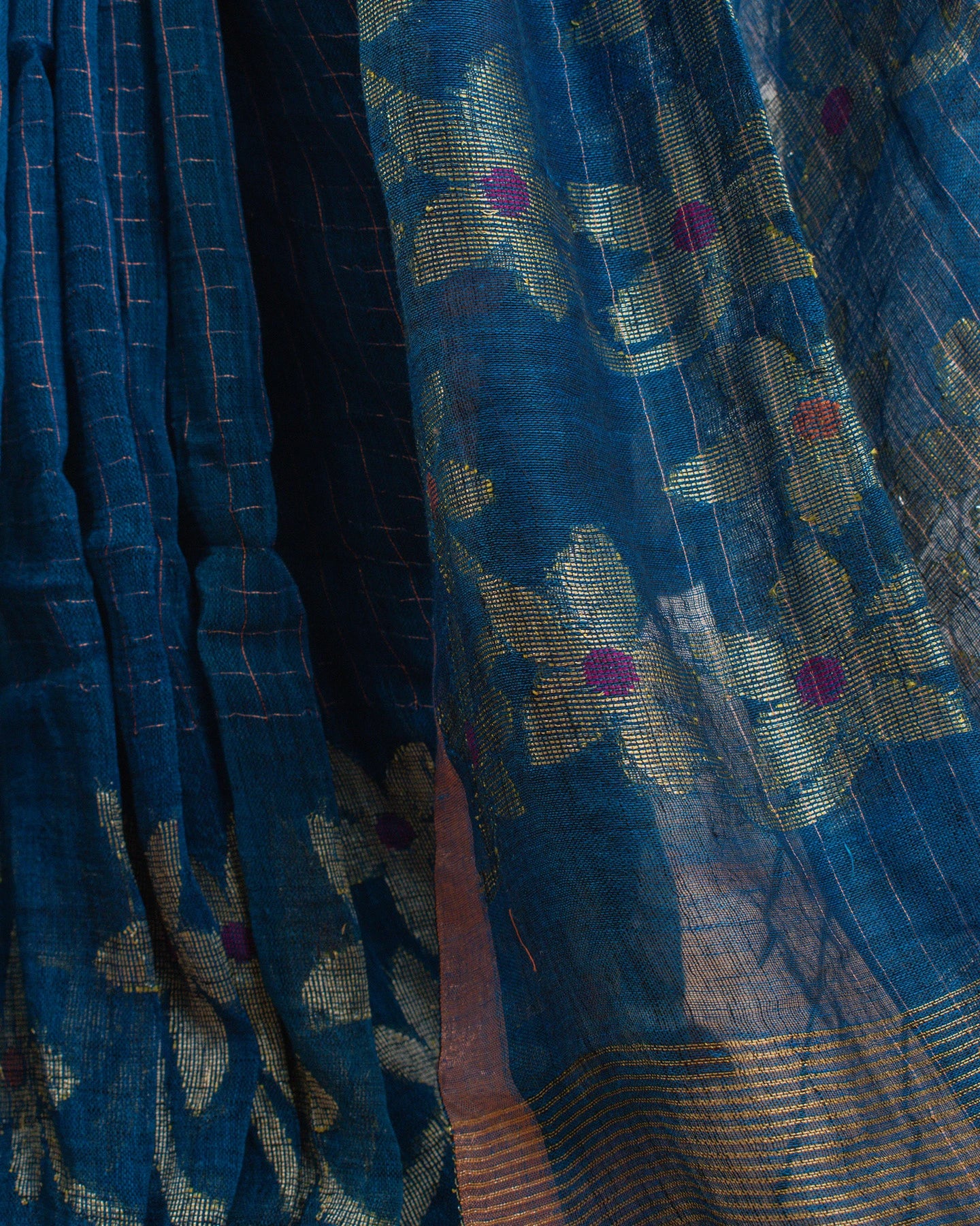 Madhavi Neel Linen Saree