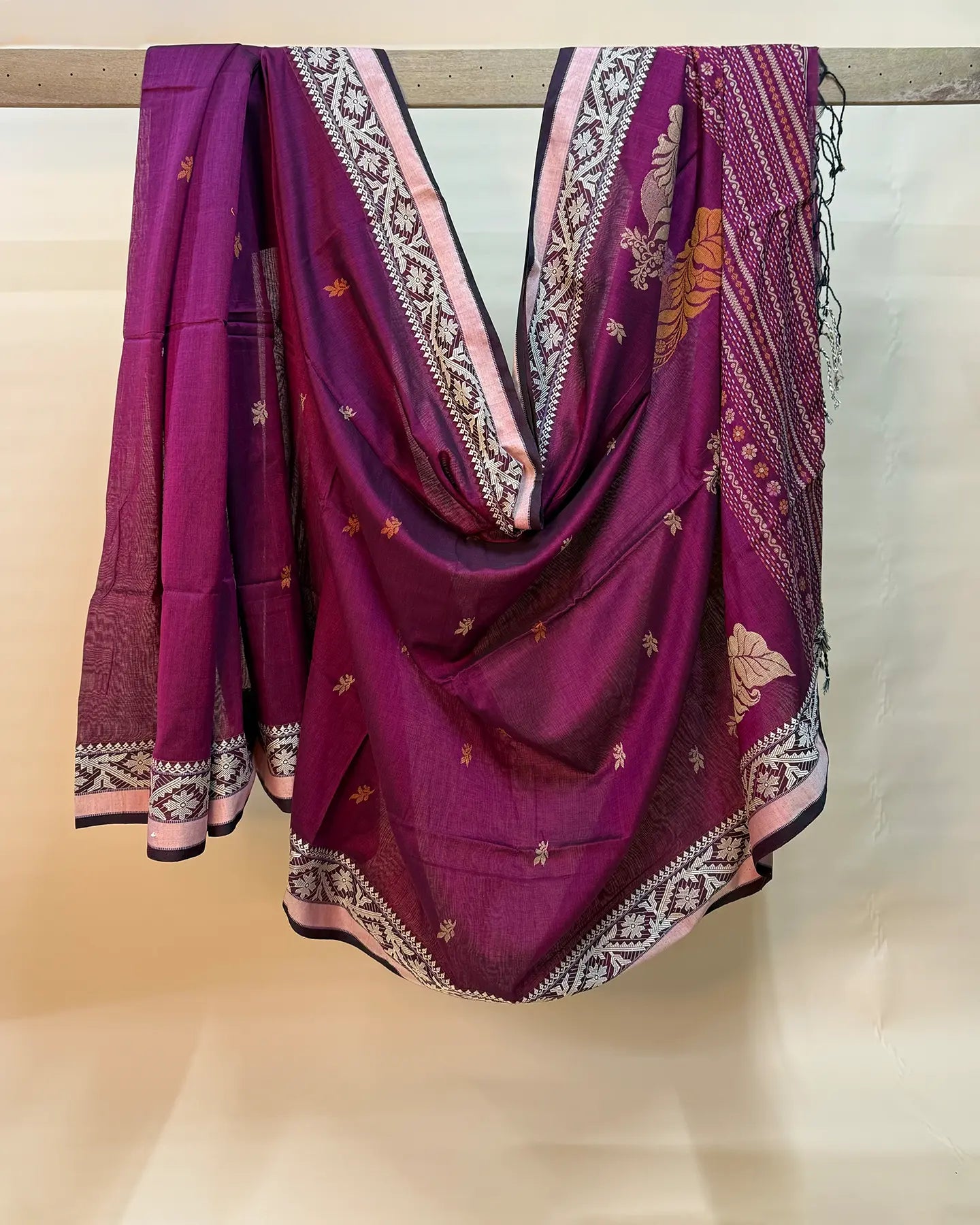 Amravati Magenta Tangail Saree