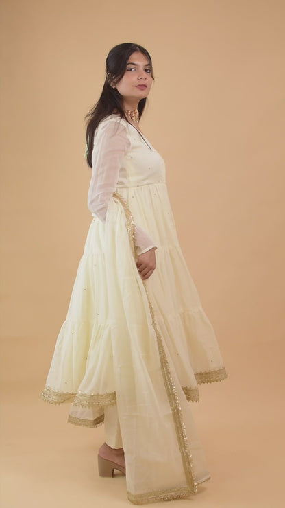 Nirjhari Kurta Set