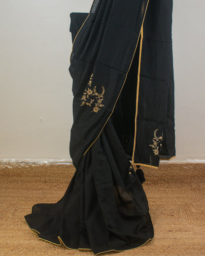 Rajvi Saree