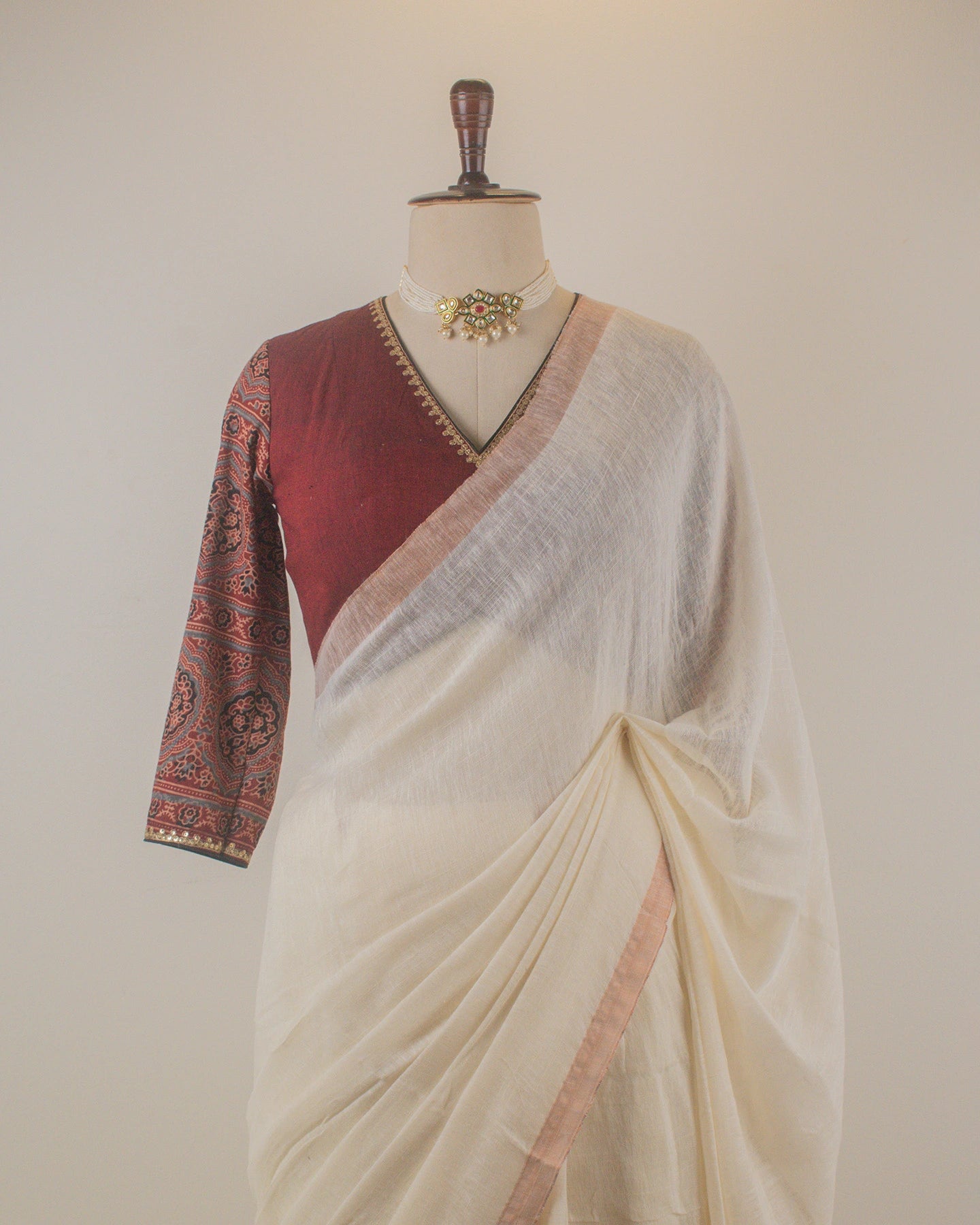 Sandhya Ivory Handwoven Linen Saree
