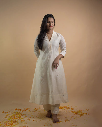 Saroj Ivory Kurta Set