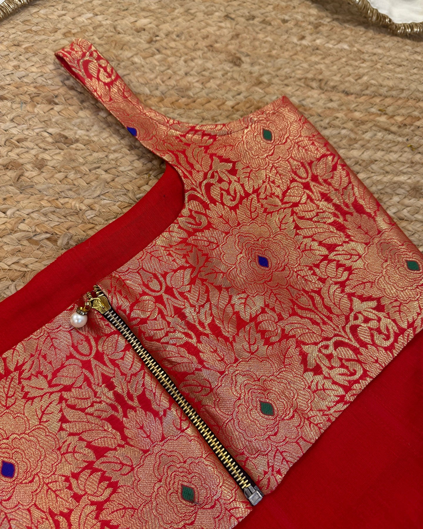 Turavi Blouse